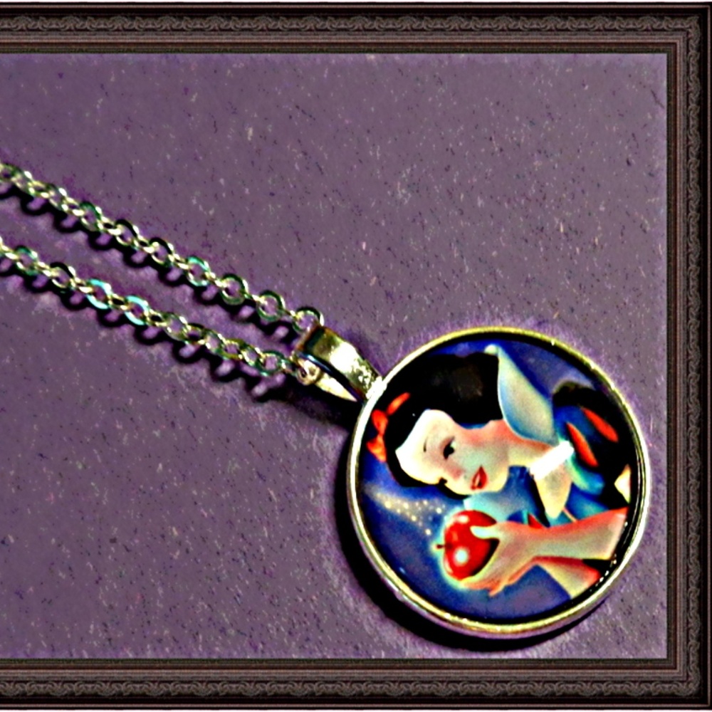 Silver Tone Snow White Inspired Design Necklace